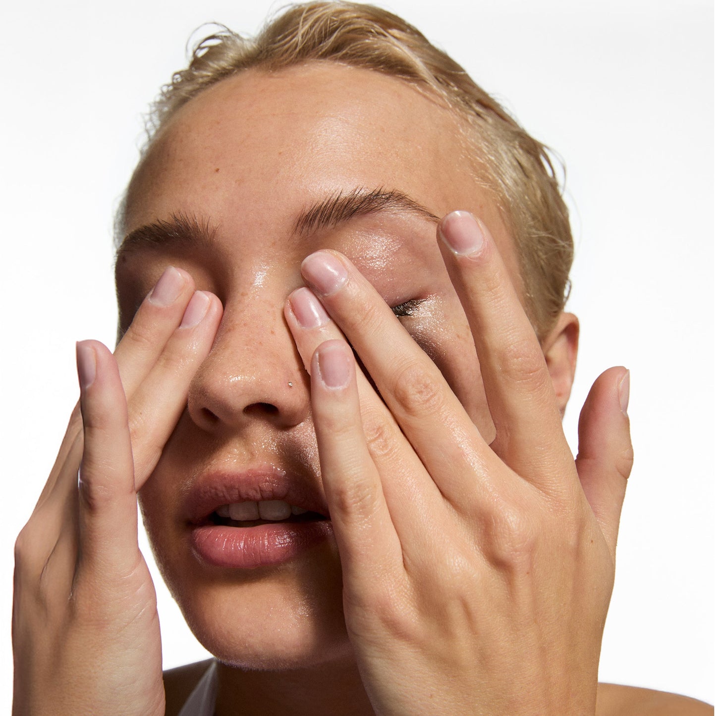 the-bestselling-intro-to-great-skin-i4 MysteryBundle_Model_2000x2000_8c068f88-8954-45a2-bafe-e122a0319042.jpg