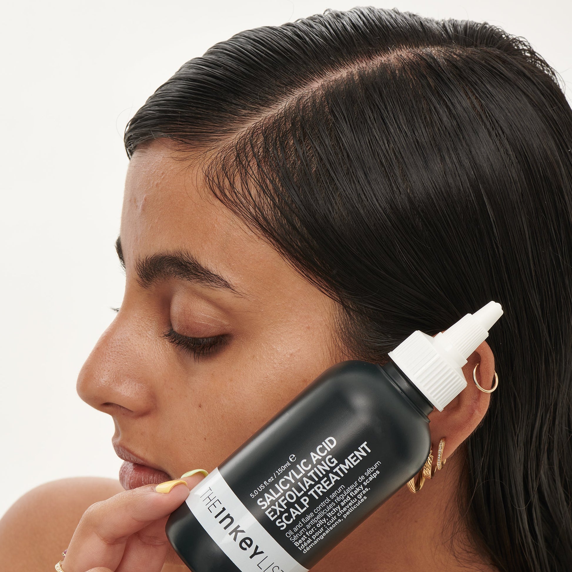 clean-and-healthy-scalp-duo-m5 SallyHAIR_ModelLifestyle_2e55b949-fa6c-43b1-8dc6-497be78c74bb.jpg